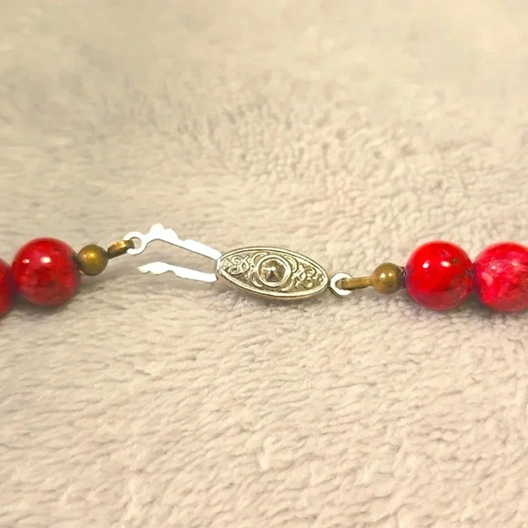 #523 VINTAGE Red and Gold Bead Necklace - Picture 4 of 4